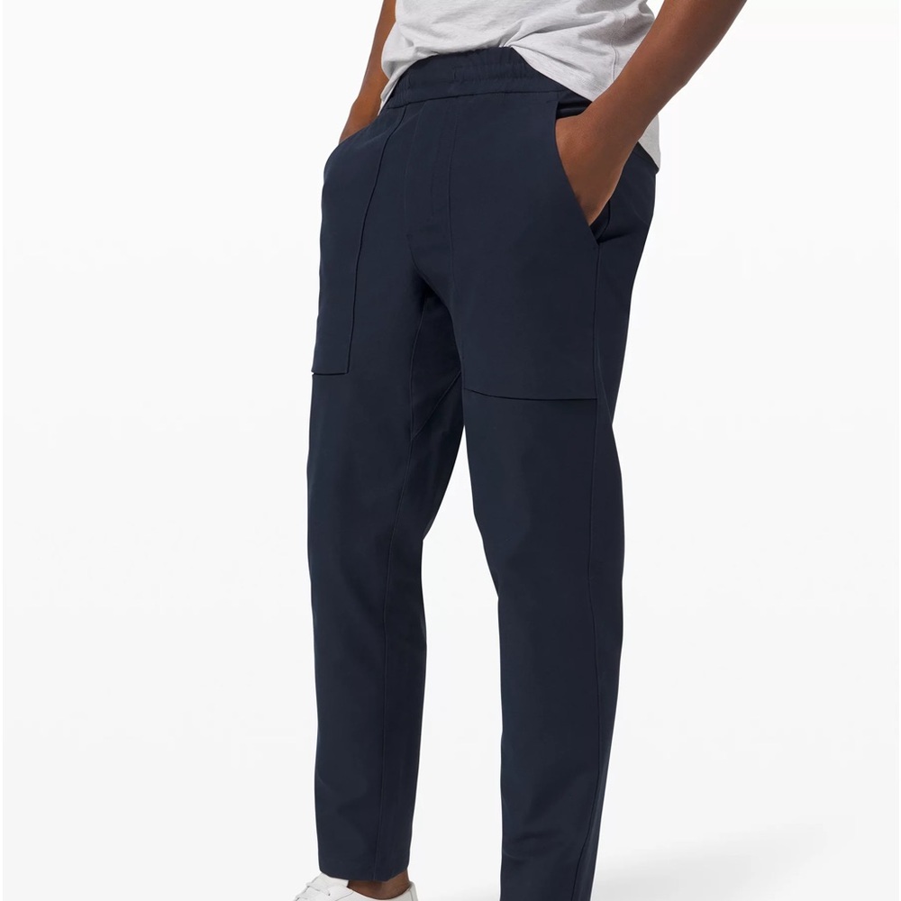Lululemon Utilitech Navy Jogger Never Worn - Medium